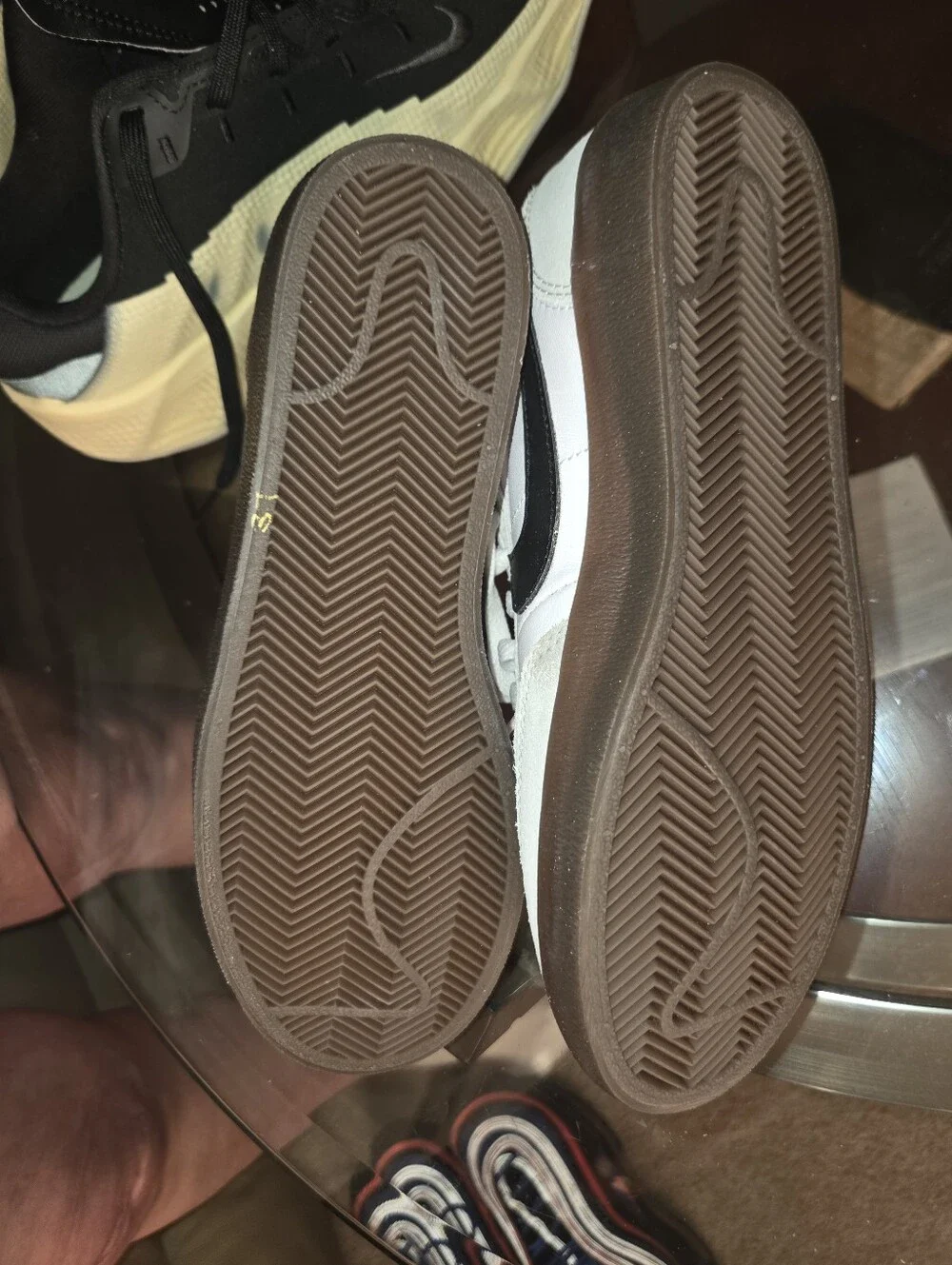 Nike Big Boys White and Black Classic Low-Top Sneakers